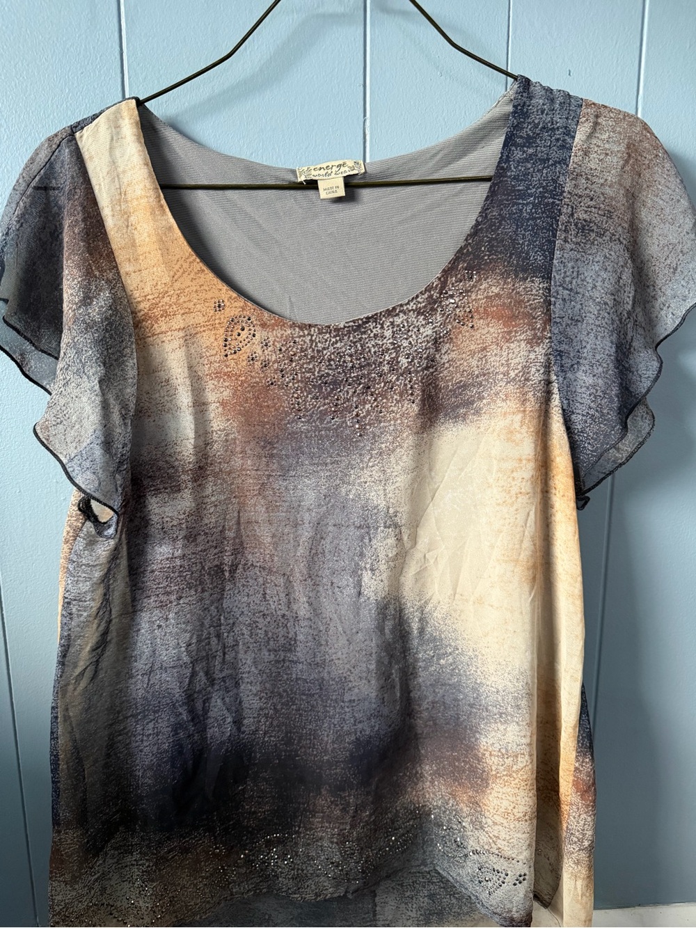 Energie Ombre Scoop Neck Flutter Sleeve Top in Blue and Cream